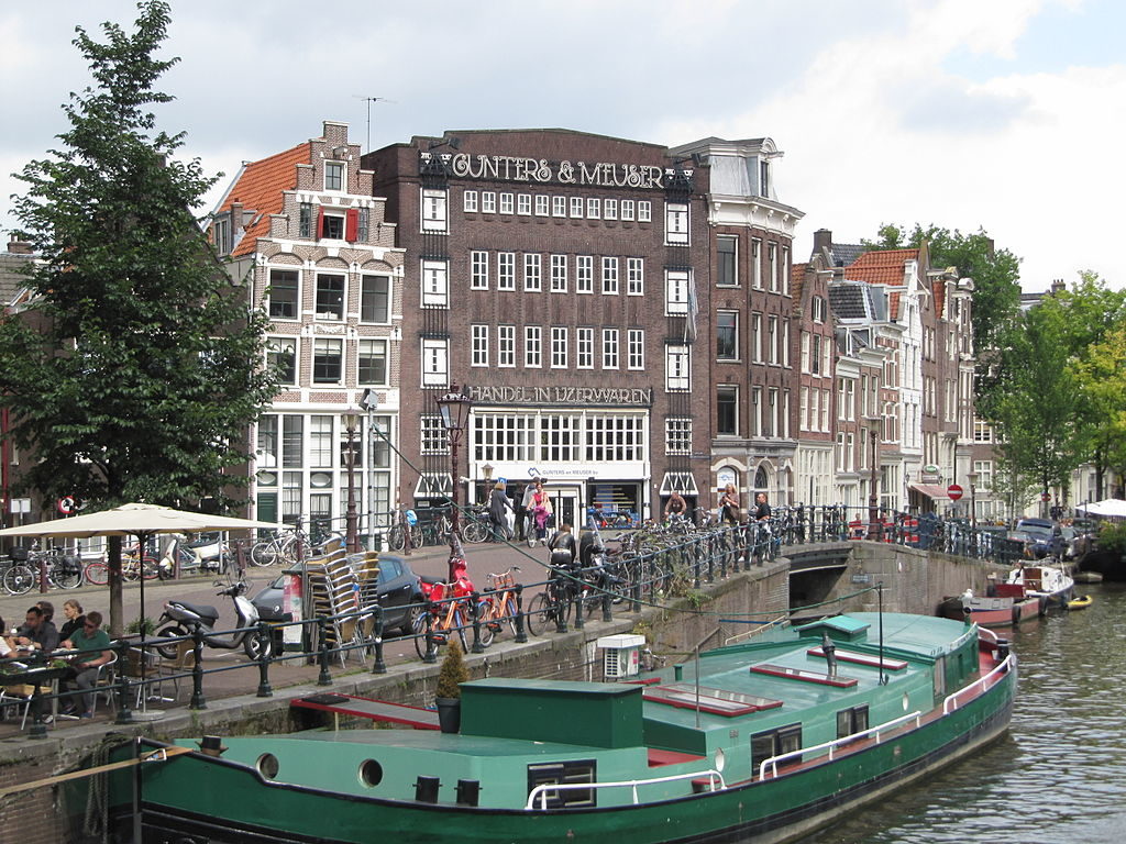 Gunters & Meuser Hardware, a true local institution in Amsterdam's Jordaan district
